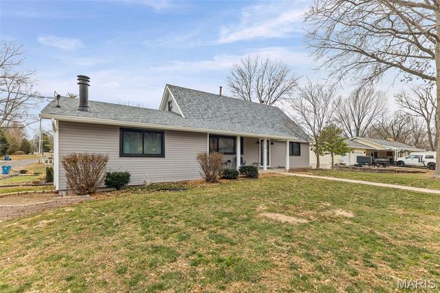 116 Thomas Ter, Edwardsville, IL 62025