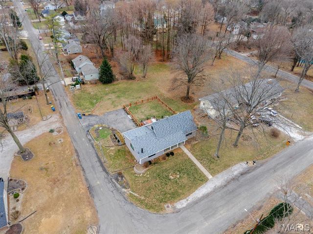 116 Thomas Ter, Edwardsville, IL 62025