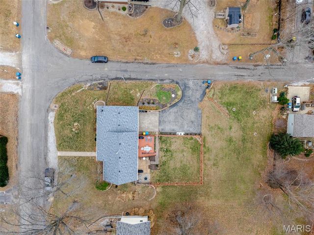 116 Thomas Ter, Edwardsville, IL 62025