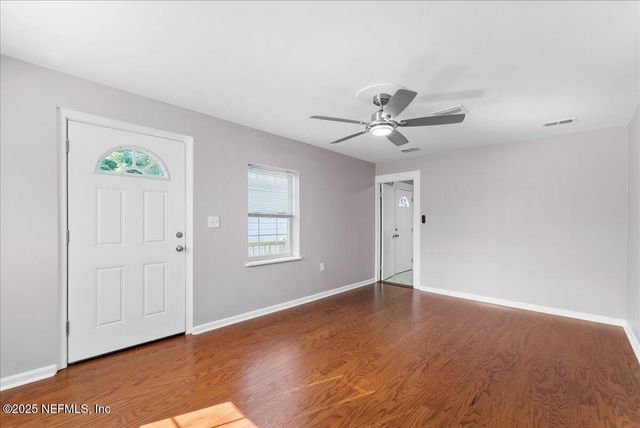 5026 COLONIAL Avenue, Jacksonville, FL 32210