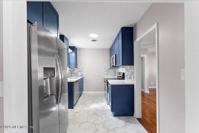 5026 COLONIAL Avenue, Jacksonville, FL 32210