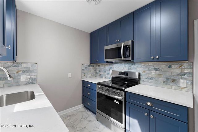 5026 COLONIAL Avenue, Jacksonville, FL 32210