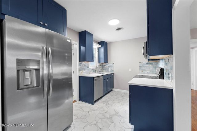 5026 COLONIAL Avenue, Jacksonville, FL 32210