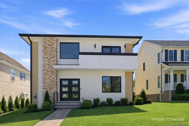 31 Gedney Way, White Plains, NY 10605