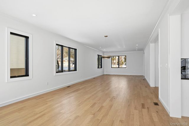 31 Gedney Way, White Plains, NY 10605