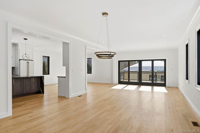 31 Gedney Way, White Plains, NY 10605