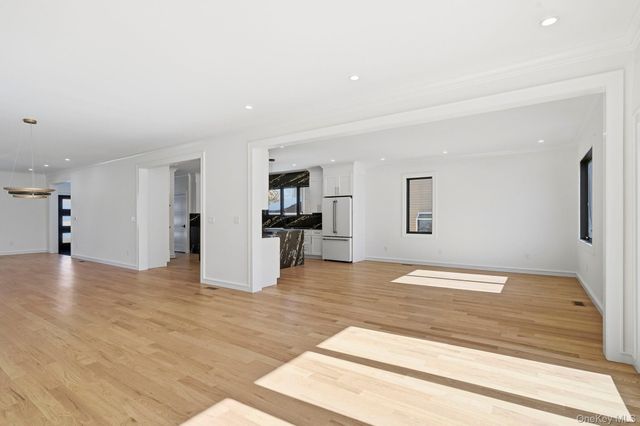 31 Gedney Way, White Plains, NY 10605