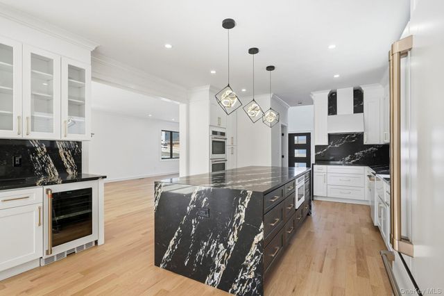 31 Gedney Way, White Plains, NY 10605