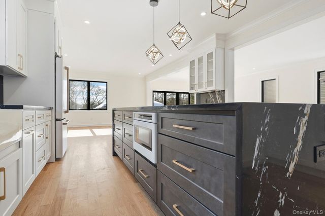 31 Gedney Way, White Plains, NY 10605