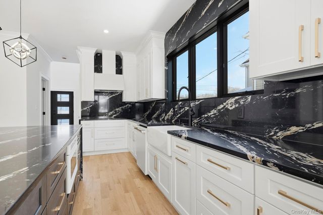 31 Gedney Way, White Plains, NY 10605