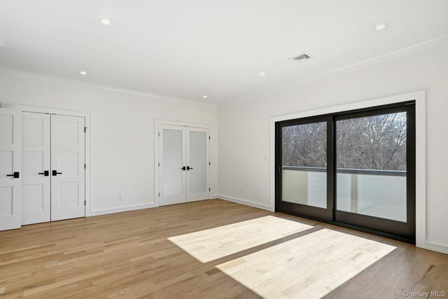 31 Gedney Way, White Plains, NY 10605