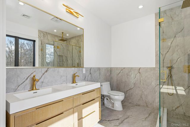 31 Gedney Way, White Plains, NY 10605