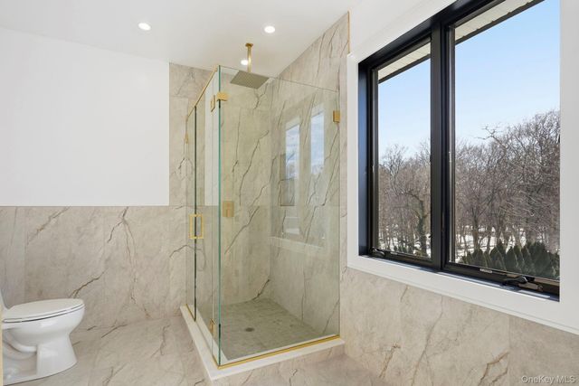 31 Gedney Way, White Plains, NY 10605