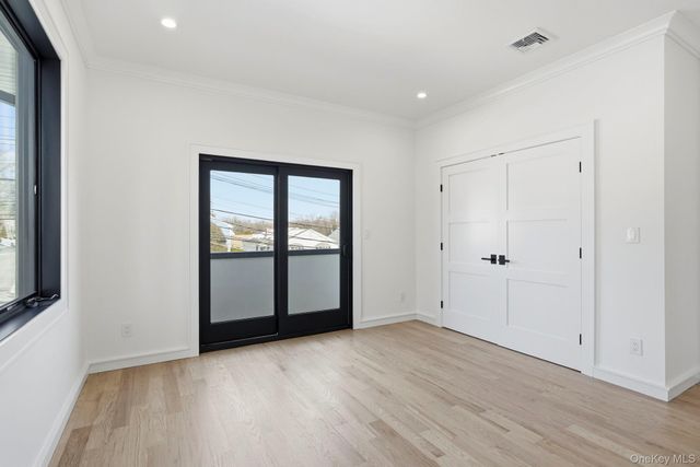 31 Gedney Way, White Plains, NY 10605