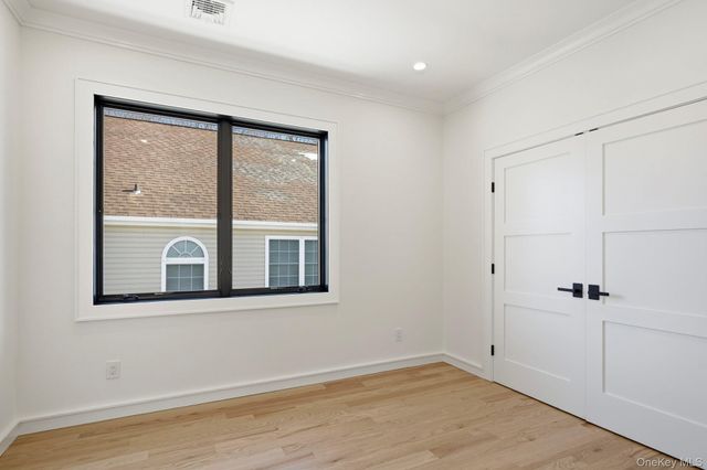 31 Gedney Way, White Plains, NY 10605