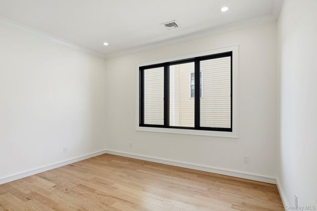 31 Gedney Way, White Plains, NY 10605