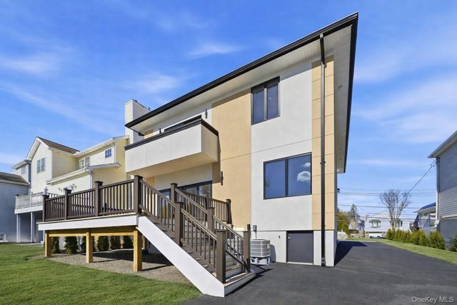 31 Gedney Way, White Plains, NY 10605