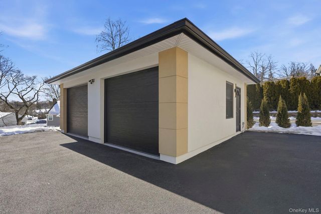 31 Gedney Way, White Plains, NY 10605