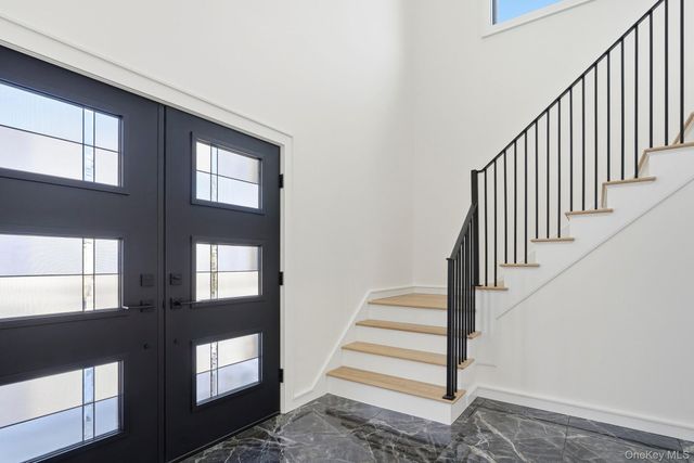 31 Gedney Way, White Plains, NY 10605