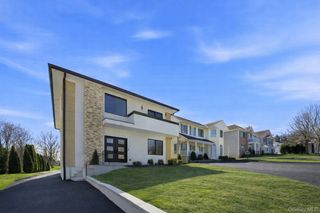 31 Gedney Way, White Plains, NY 10605