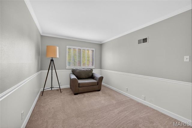 1041 N Clay Avenue E3, Kirkwood, MO 63122