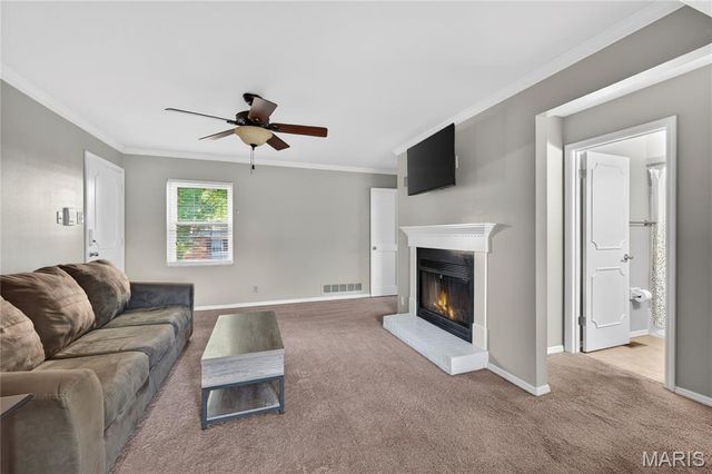 1041 N Clay Avenue E3, Kirkwood, MO 63122