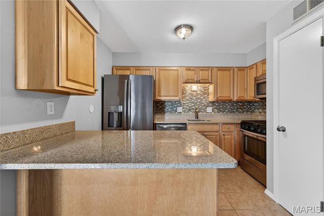 1041 N Clay Avenue E3, Kirkwood, MO 63122