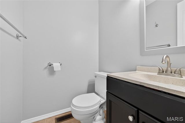 1041 N Clay Avenue E3, Kirkwood, MO 63122