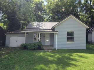 2007 N Travis Avenue, Springfield, MO 65803