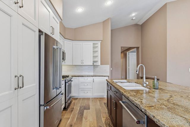 42677 Turqueries Avenue, Palm Desert, CA 92211