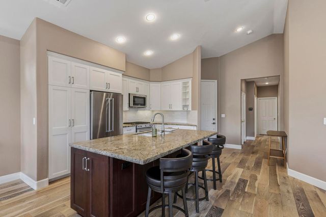 42677 Turqueries Avenue, Palm Desert, CA 92211