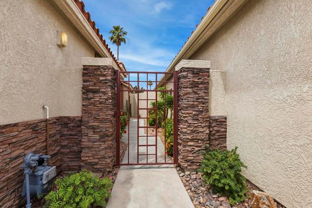 42677 Turqueries Avenue, Palm Desert, CA 92211