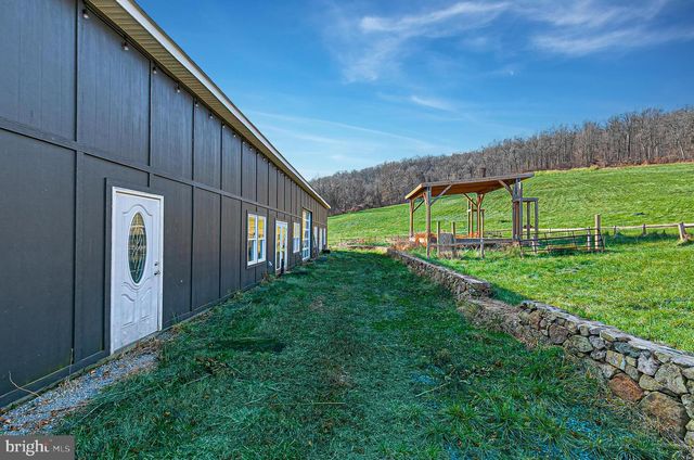 34266 WILLIAMS GAP RD, Round Hill, VA 20141
