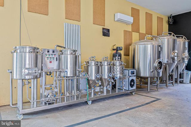 34266 WILLIAMS GAP RD, Round Hill, VA 20141