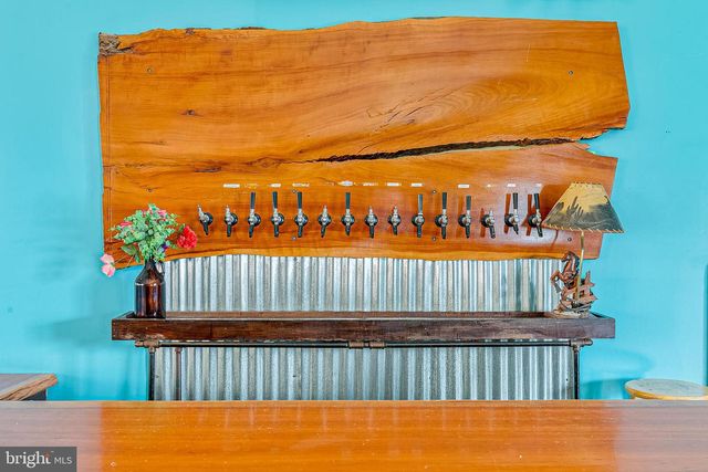 34266 WILLIAMS GAP RD, Round Hill, VA 20141