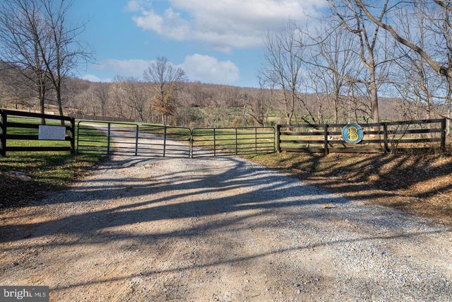 34266 WILLIAMS GAP RD, Round Hill, VA 20141