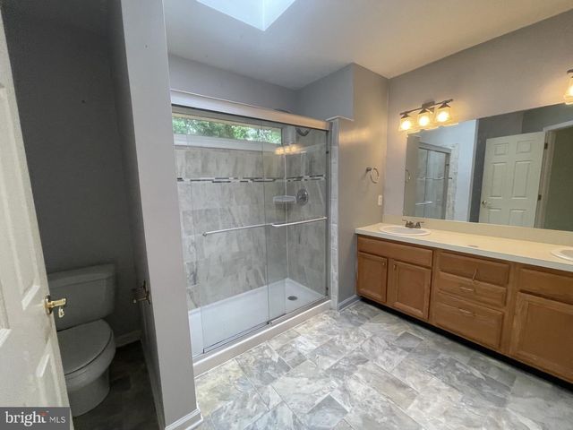1323 LINDSAY LN, Hagerstown, MD 21742