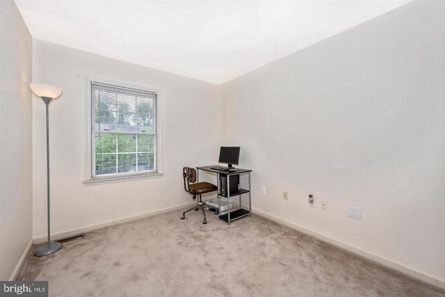 1323 LINDSAY LN, Hagerstown, MD 21742