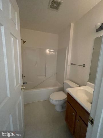 1323 LINDSAY LN, Hagerstown, MD 21742