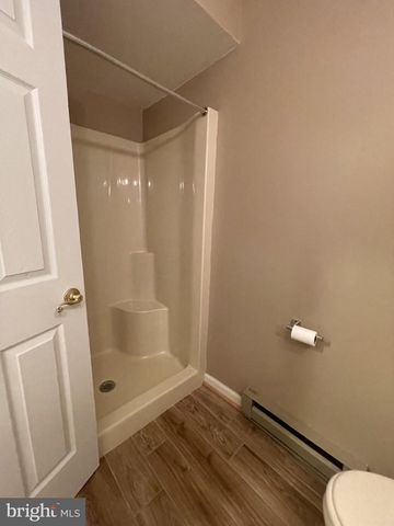 1323 LINDSAY LN, Hagerstown, MD 21742