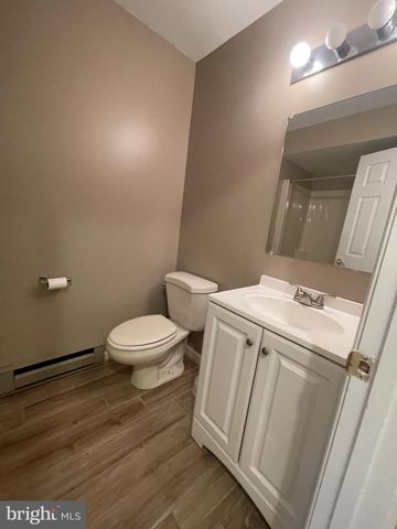 1323 LINDSAY LN, Hagerstown, MD 21742