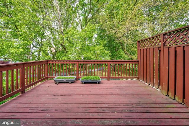 1323 LINDSAY LN, Hagerstown, MD 21742