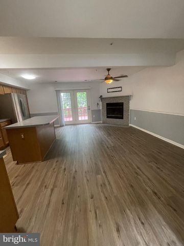 1323 LINDSAY LN, Hagerstown, MD 21742