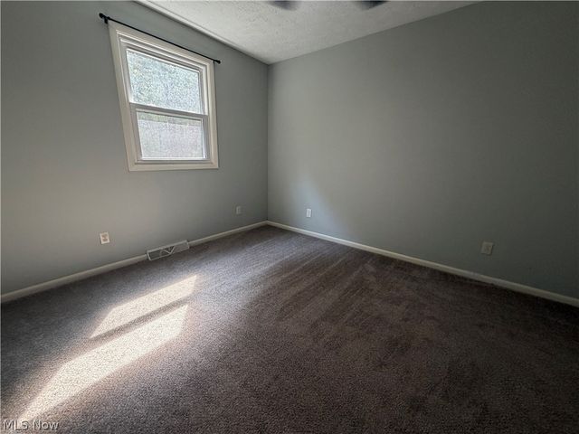 1950 Woodland Drive, Columbiana, OH 44408