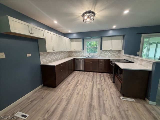 1950 Woodland Drive, Columbiana, OH 44408
