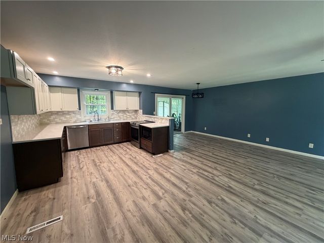 1950 Woodland Drive, Columbiana, OH 44408