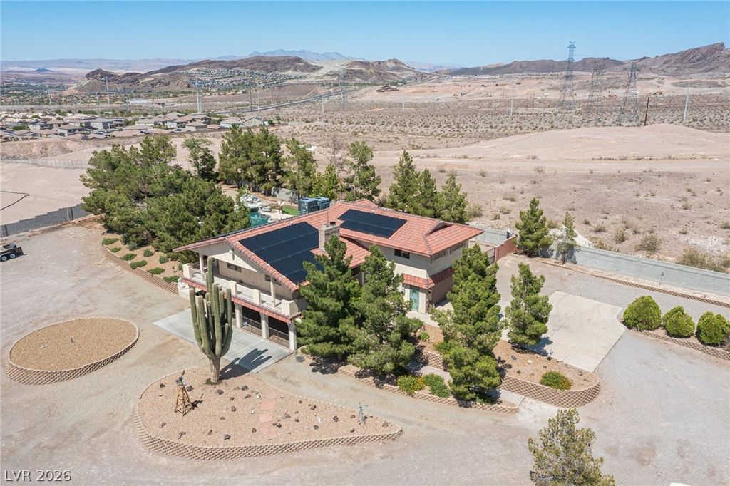 Image 19 of property listing at Address unavailable.