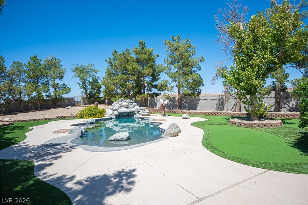 Image 30 of property listing at Address unavailable.