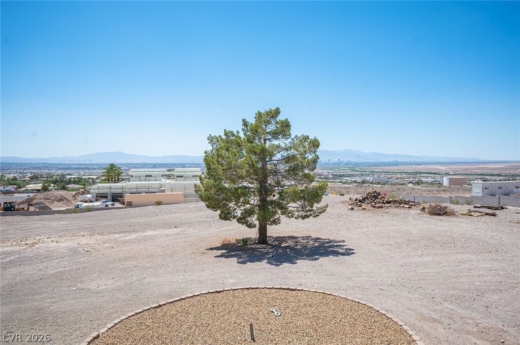 Image 4 of property listing at Address unavailable.