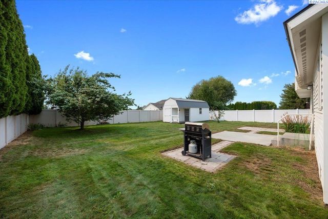 7806 Snoqualmie Dr., Pasco, WA 99301